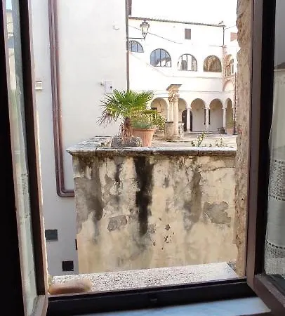 Dormire Nel Castello Apartment